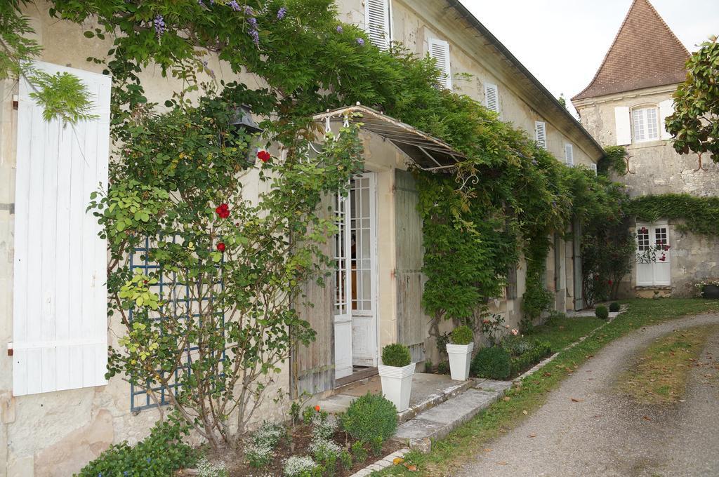 Bed and Breakfast Chateau De Puyrigaud Leoville Экстерьер фото
