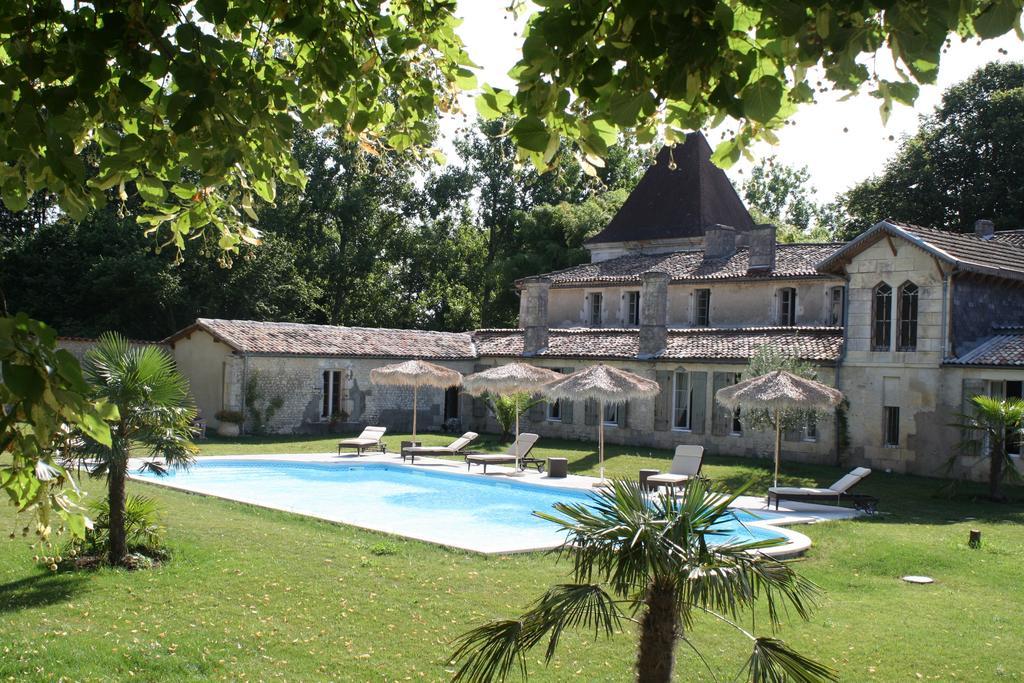 Bed and Breakfast Chateau De Puyrigaud Leoville Экстерьер фото