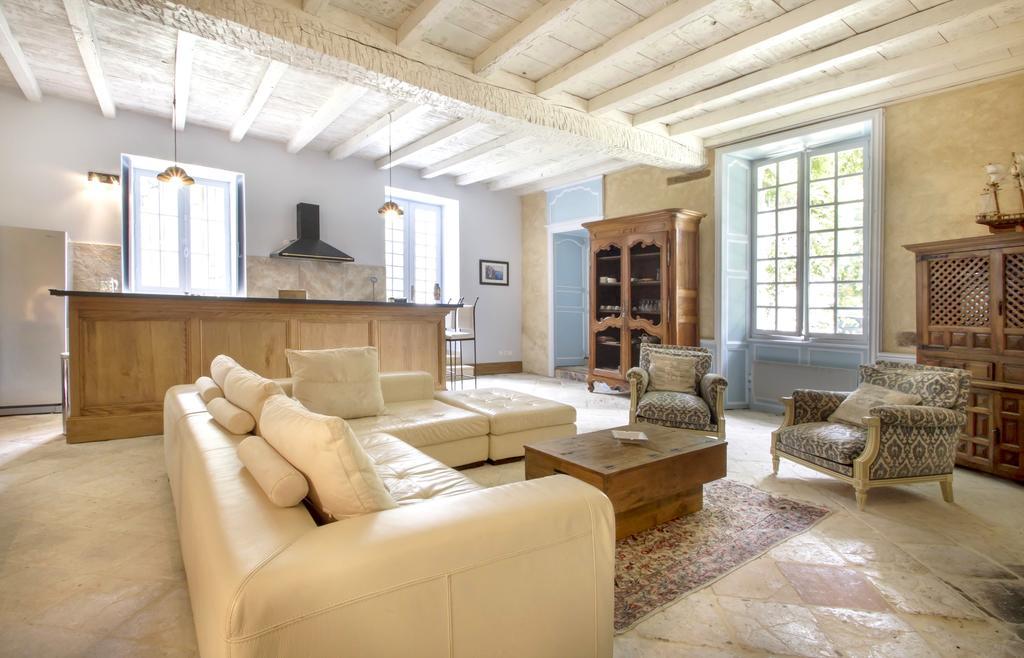 Bed and Breakfast Chateau De Puyrigaud Leoville Экстерьер фото