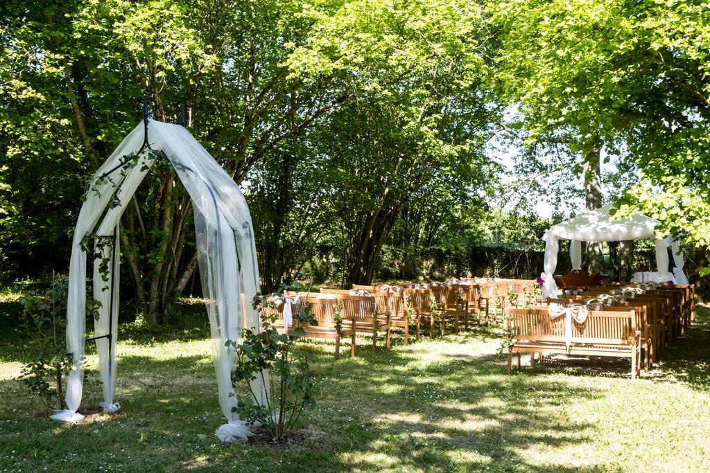 Bed and Breakfast Chateau De Puyrigaud Leoville Экстерьер фото