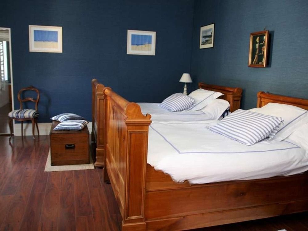 Bed and Breakfast Chateau De Puyrigaud Leoville Экстерьер фото