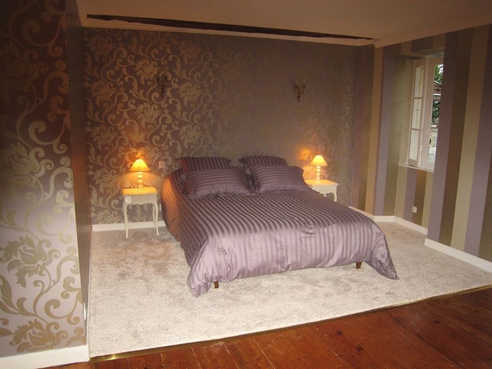 Bed and Breakfast Chateau De Puyrigaud Leoville Экстерьер фото